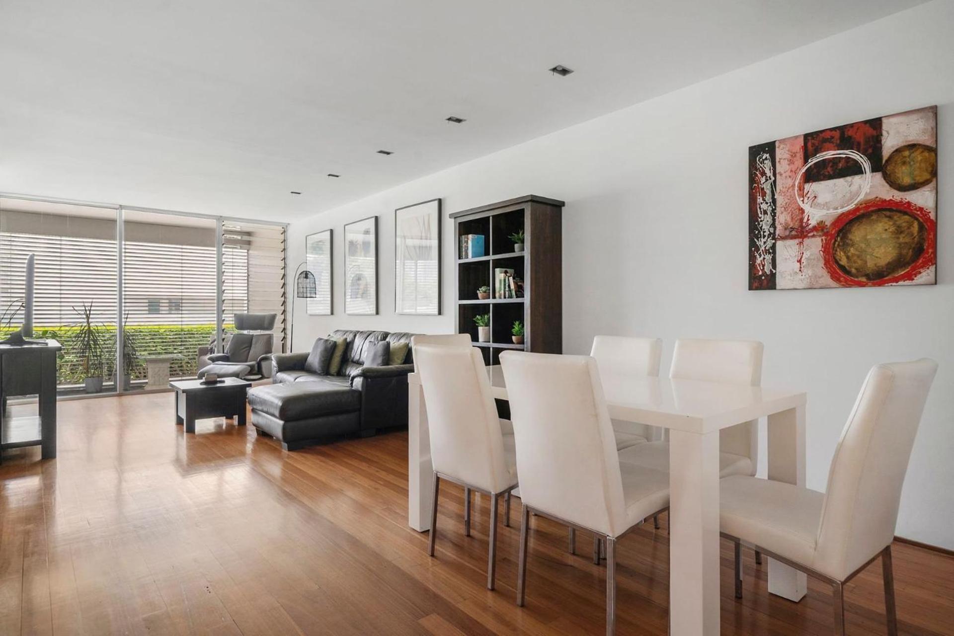 Urban Oasis X Apartment *